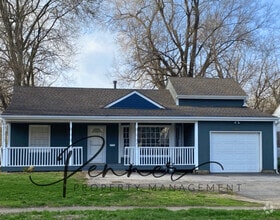 Building Photo - 207 W North Ave