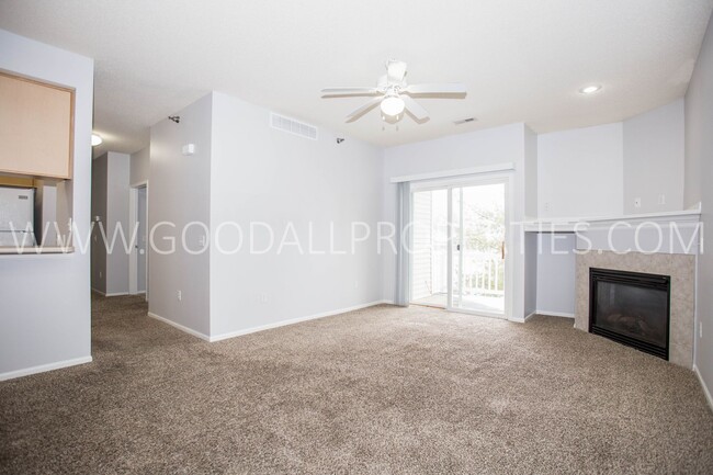 Foto del edificio - 3 bedroom 2 bath condo in Waukee