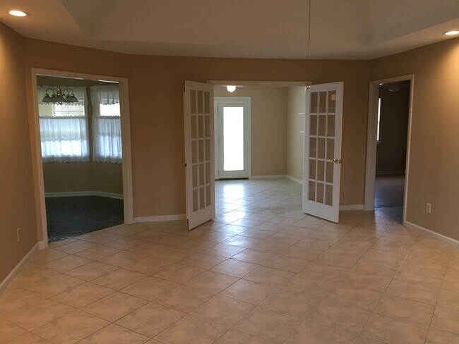 Foto del edificio - Single Family Home