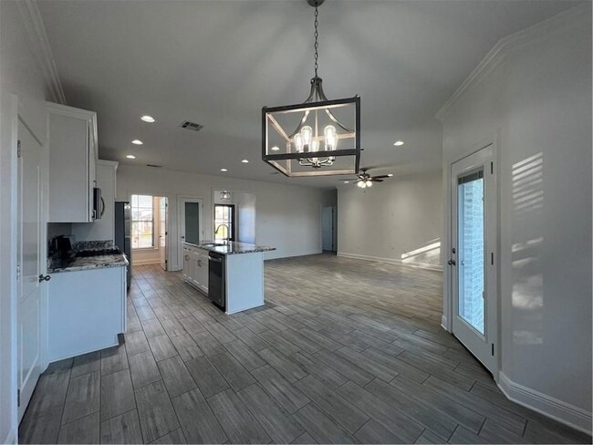 Building Photo - 2148 Pirate Dr