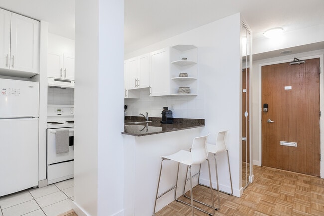 Building Photo - Somerset