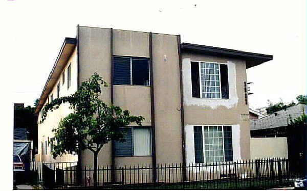 Foto del edificio - 2922 E 15th St