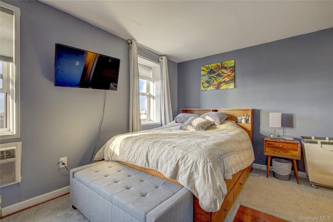 Foto del edificio - 370 W Broadway