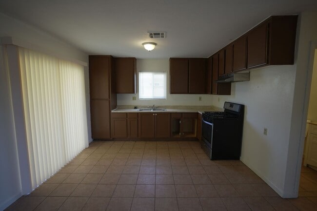 Building Photo - 21355 Bear Valley Rd