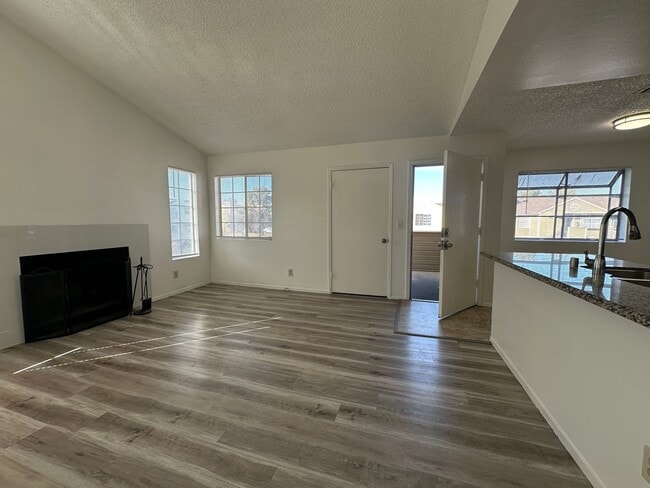 Building Photo - 2687 Alicialynn Way