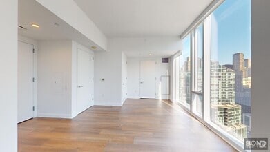 Building Photo - 675 W 59th St