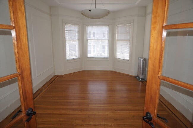 Apt # 302 Living room - 1740 Washington St