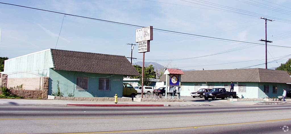 Primary Photo - 2319-2333 Durfee Ave