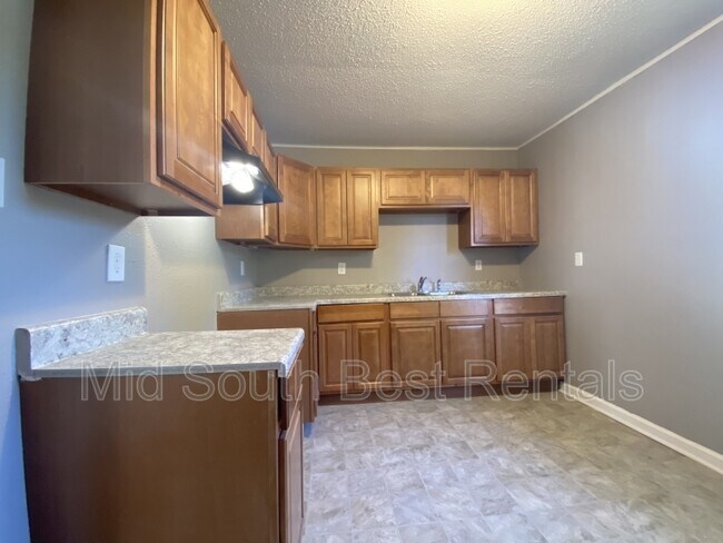 Building Photo - 4695 11th Rd