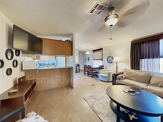 Foto del edificio - 3077 Jennie Ln
