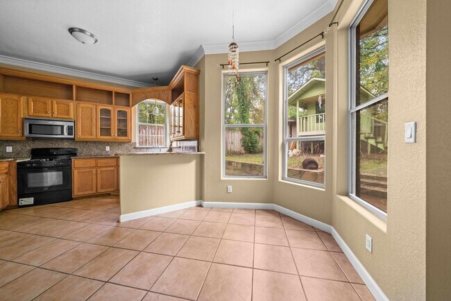 Foto del edificio - 3114 Rolling Hill Dr