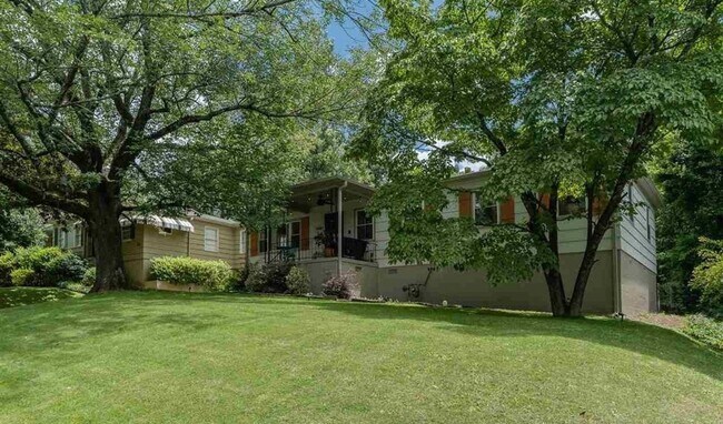 Foto del edificio - 3 Bedroom 1.5 Bathroom House For Rent