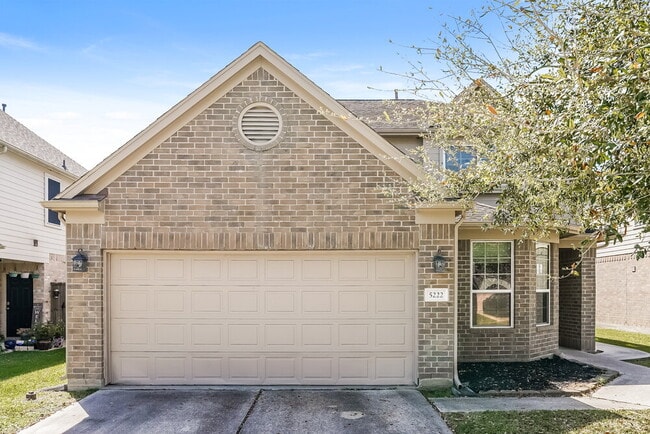 Building Photo - 5222 Rio Dr