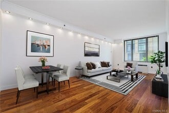 Building Photo - 10 City Pl