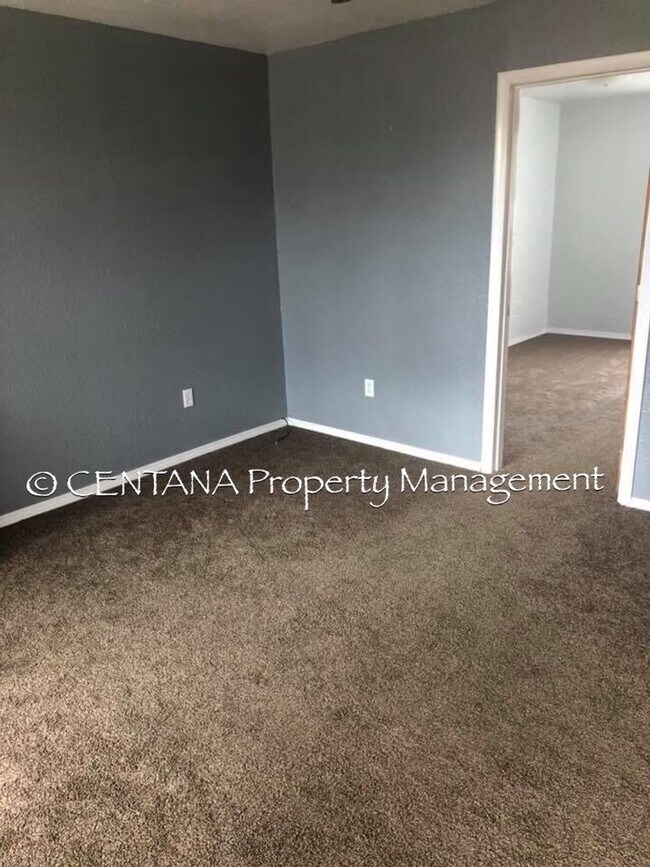 Foto del edificio - 1119 W Broadway St