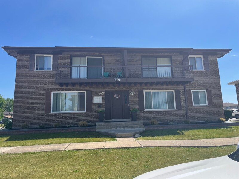 2521 Terrace, Lynwood, IL 60411 Room for Rent in Lynwood, IL