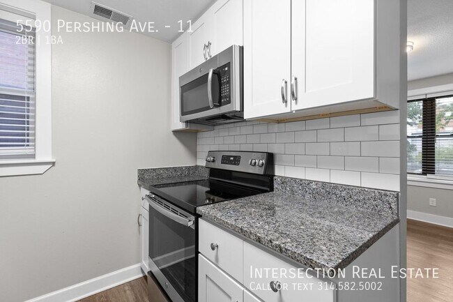 Building Photo - Updated DeBaliviere Place 2bd/1ba - Close ...
