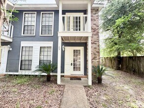 Building Photo - 1147-1149-1149 Willow Creek Dr