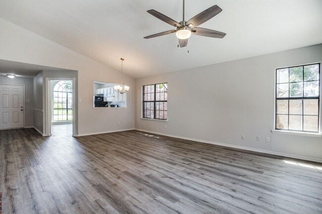 Building Photo - Great Entertaining Spaces!
