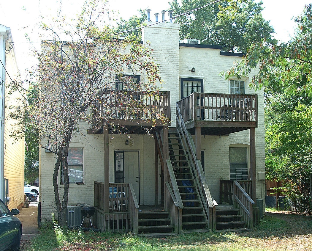 Building Photo - 3018 Ellwood Ave