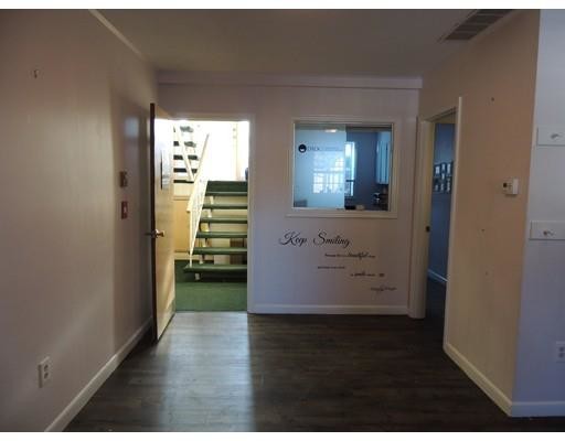 Building Photo - 36 Conant St