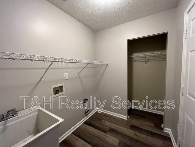Building Photo - 9204 Symphony Way