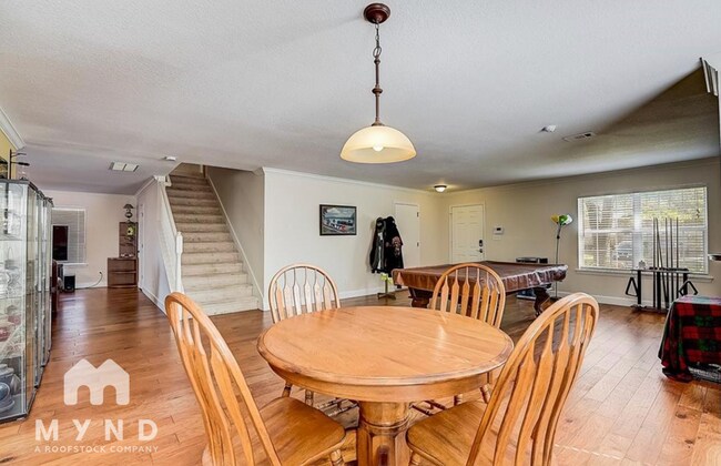 Foto del edificio - 9316 Bedford Ln