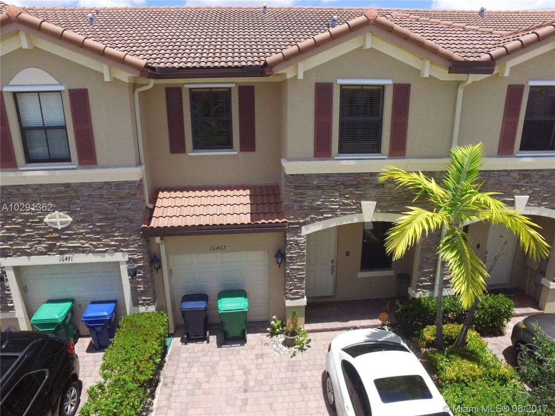 16467-sw-42nd-terrace-miami-fl-33185-townhome-rentals-in-miami-fl