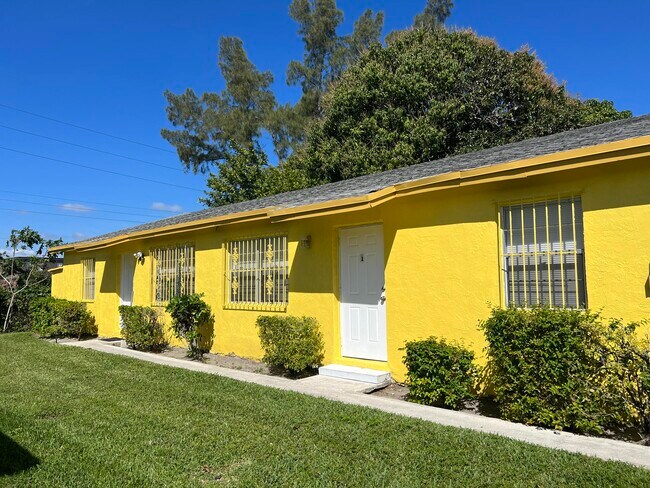 Building Photo - 3807 Windsor Ave