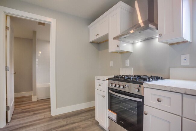 Building Photo - 3266