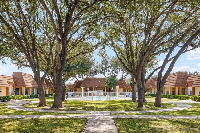 Building Photo - 16 El Rancho Rd