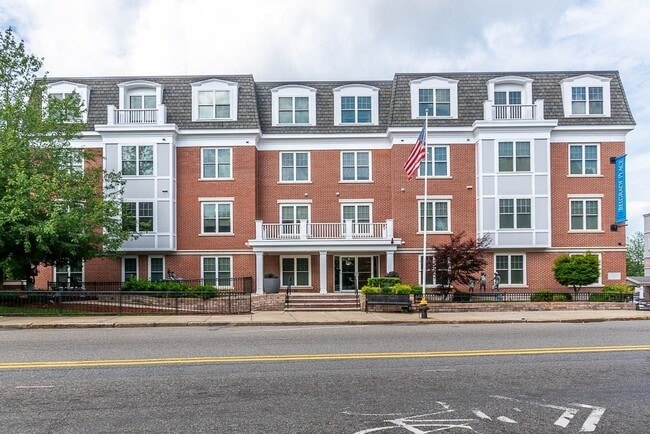 Foto del edificio - 446 Belgrade Ave