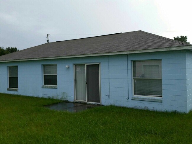 Building Photo - Charming 3/2 in Poinciana