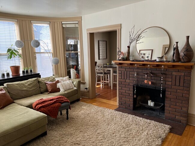 Foto del edificio - 2744 Fremont Ave S