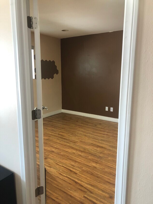 Foto principal - 11626 Oxnard St