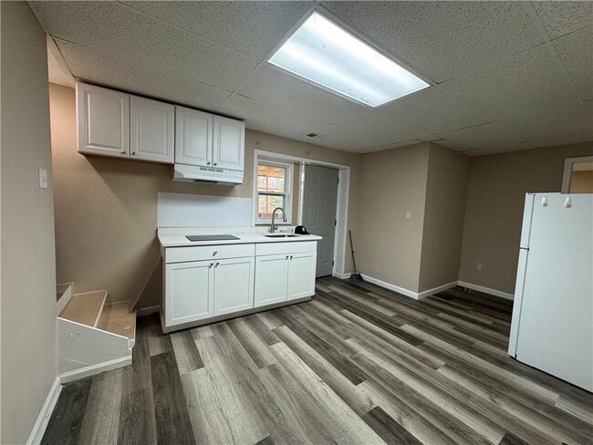 Foto del edificio - 5971 Robin Hood Ln