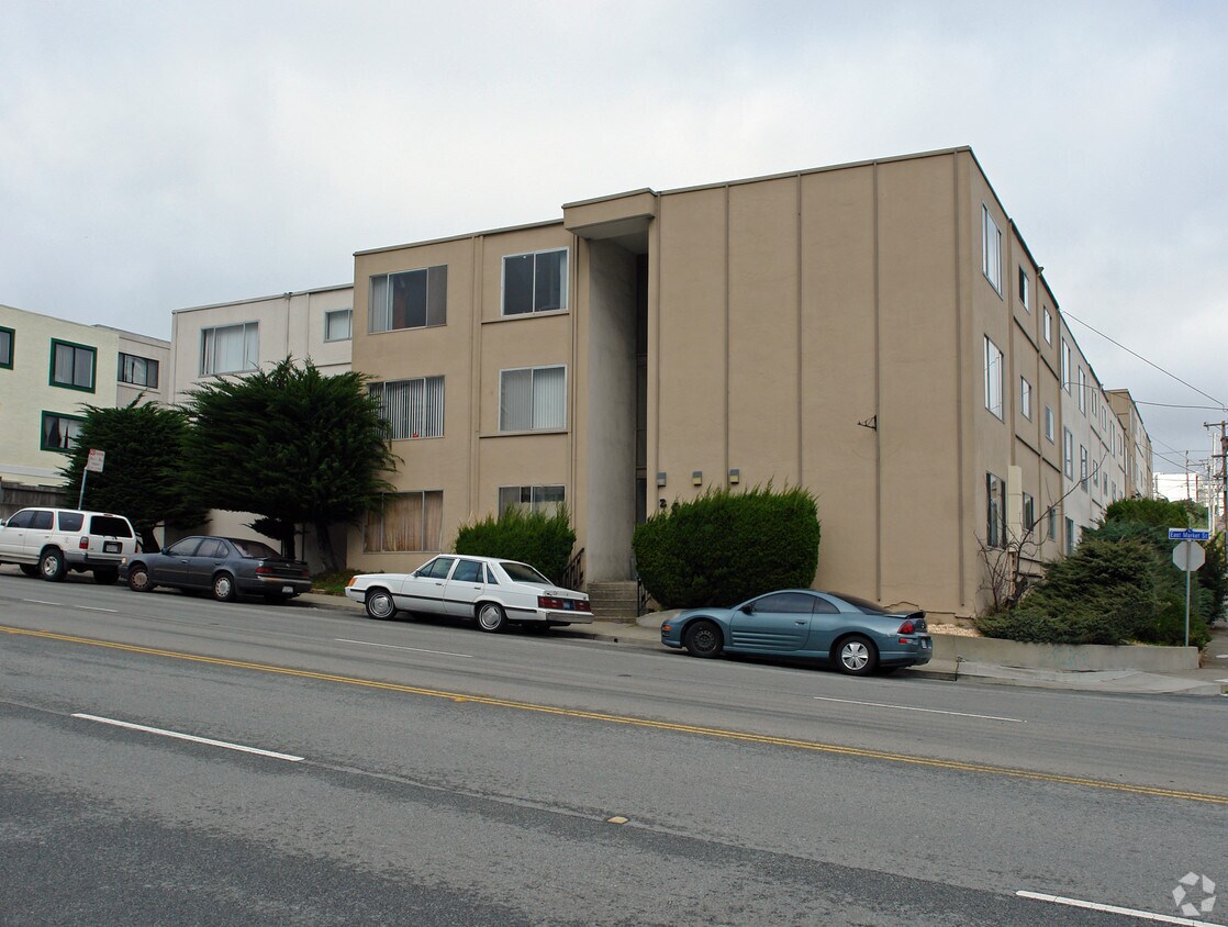 Foto del edificio - 245 E Market St