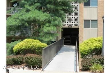 Foto principal - 2 br, 1 bath House - 5101 Crossfield Court #8