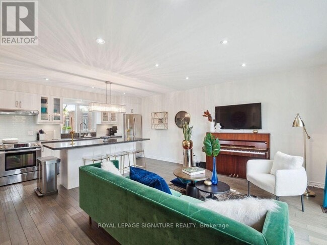 Building Photo - 24 Anvil Millway