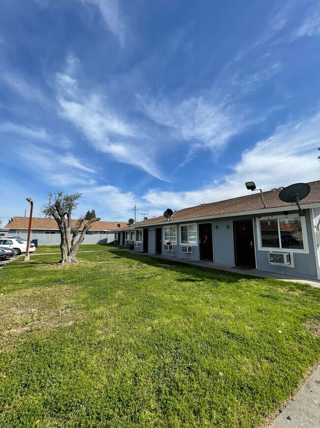 Foto del edificio - 6771 California St