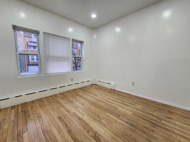 Building Photo - 497 Avenue A