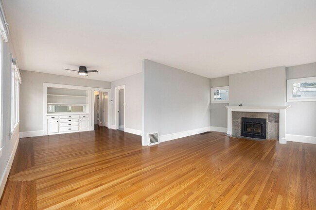 Foto del edificio - 3901 Everett Ave