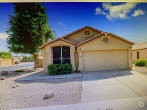 Building Photo - 2208 E Arabian Dr