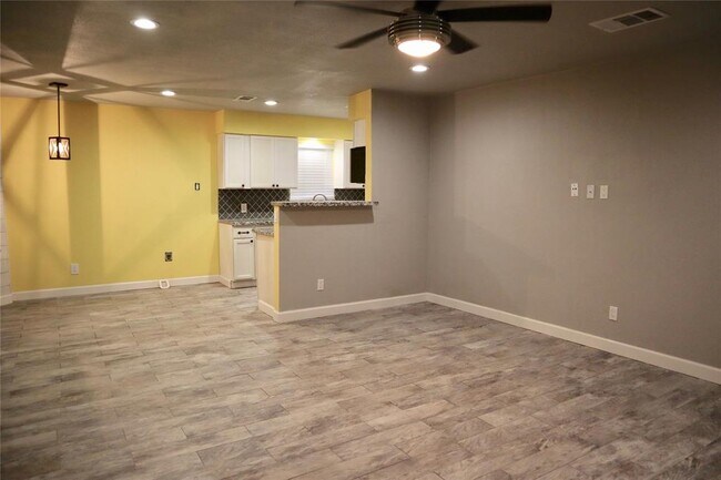 Building Photo - 3709 Mustang Rd