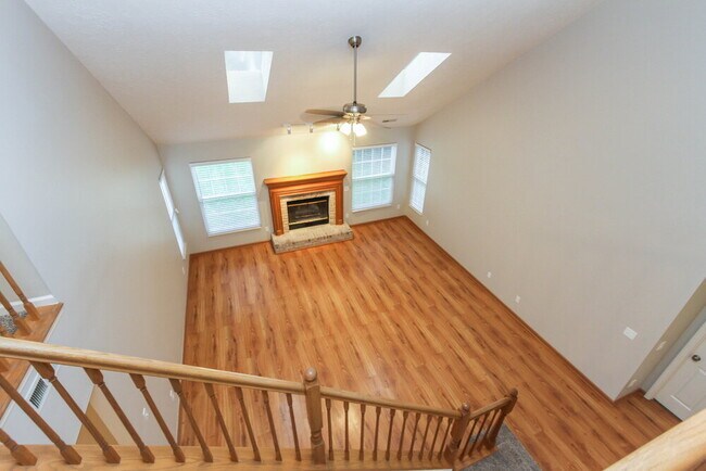 Foto del edificio - 401 Creekstone Dr