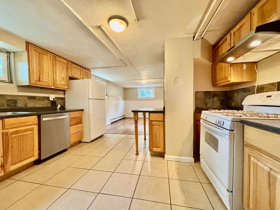 Primary Photo - Cozy 2-Bed, 1-Bath Lower Level Apartment –...
