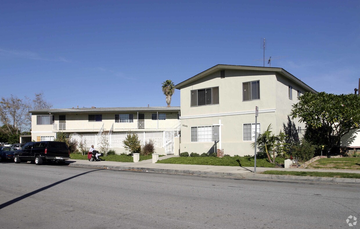 Primary Photo - 5245 Via San Delarro St