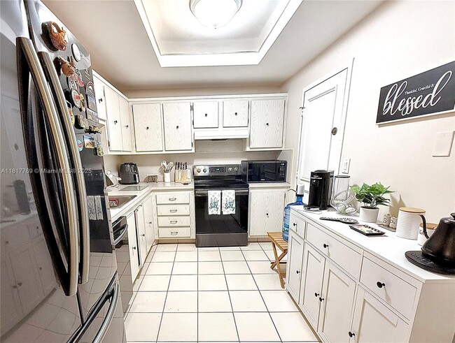 Building Photo - 3800 S Ocean Dr
