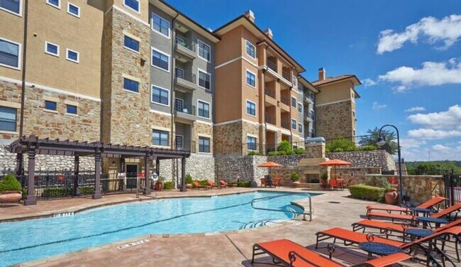 Foto del edificio - 7201 Ranch Rd 2222