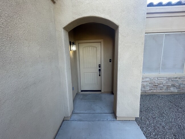 Building Photo - 2635 E Moonlight Way
